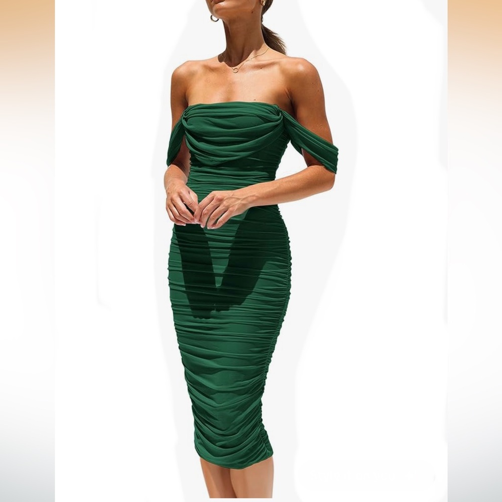 Off-Shoulder Ruched Emerald Green Strapless Dress